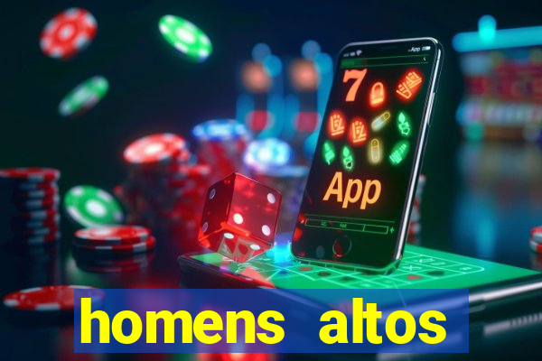 homens altos sarados pelados