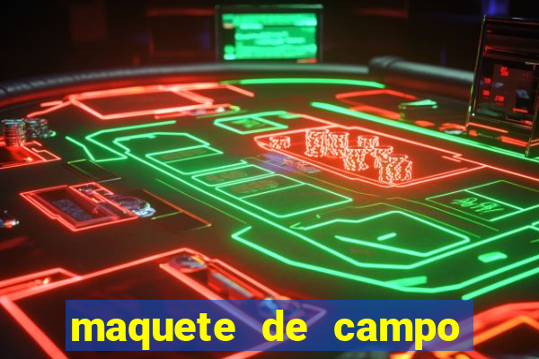 maquete de campo de futebol com material reciclavel